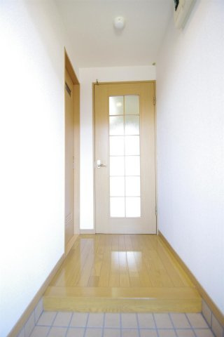 フォレストハイム新屋敷の玄関