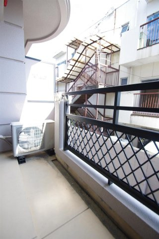 フォレストハイム新屋敷のバルコニー