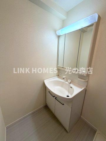 菊池郡菊陽町光の森６丁目の賃貸マンションの洗面所|スペースが確保できる洗面所です