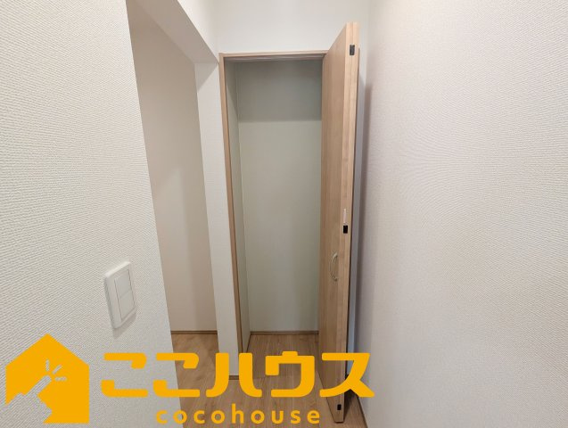 浦添市牧港1丁目332番　新築戸建て　全2棟　A号棟の収納|リビング収納もございます