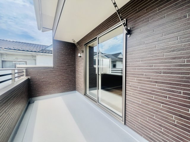 前橋市後家町のバルコニー|２部屋から行き来できる続きバルコニー◎