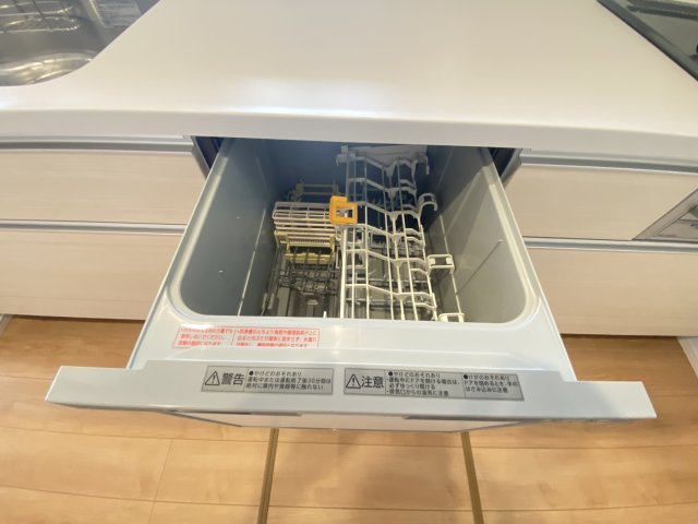 うるま市勝連南風原2期（全3棟）のキッチン|※同仕様写真です　ビルトイン食洗機付き♪