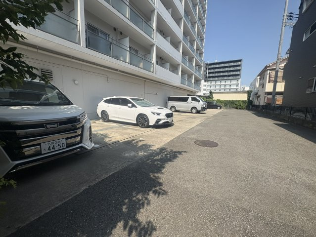 ラ・レジダンス・ド江坂の駐車場