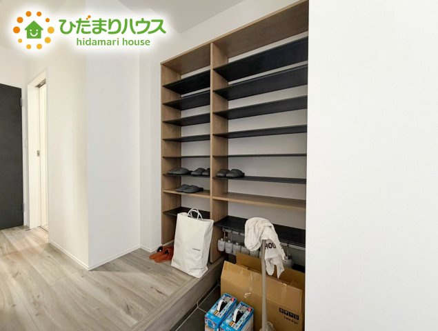 いわき市平下神谷Ⅰ期　新築戸建　3号棟の収納|スニーカーマニアも納得の天井まであるシューズボックス!(^^)!
