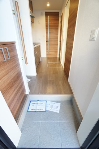 【玄関】 | Z1 | ※同物件・同タイプの写真です
