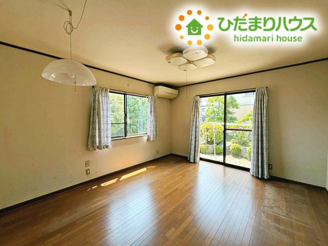 Grace Living いわき｜常磐上湯長谷町釜ノ前　中古戸建の居間・リビング|『LDKは家族だんらんをデザイン』。広いLDKでは家族が集まり一緒の時間がすごせる工夫がされております。何気ない一日の当たり前のひとコマがいつか一生の宝物になります。