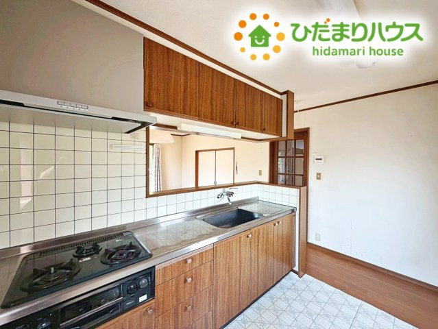 Grace Living いわき｜常磐上湯長谷町釜ノ前　中古戸建のキッチン|ワイドなキッチンスペースなので、2品、3品同時に作れちゃいますね( *´艸｀)