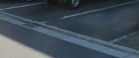 フラワーハイツの駐車場