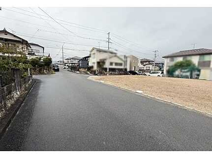 安佐南区伴東８丁目の前面道路含む現地写真