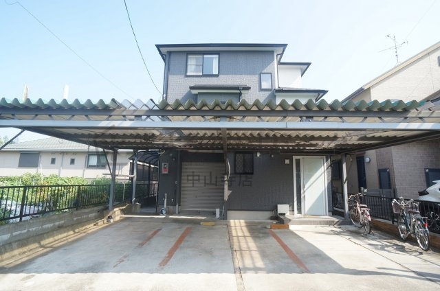 荒牧5丁目戸建の駐車場