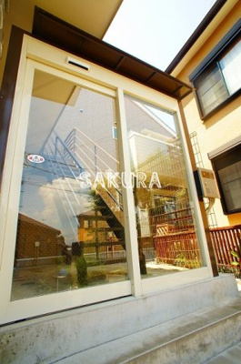 【エントランス】 | メイデン・ボヤージュ | お洒落な建物デザイン♪