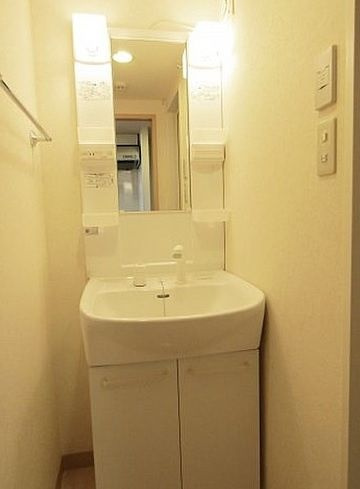 DOMUSの独立洗面台