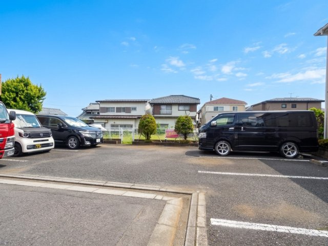 サンプレイスの駐車場