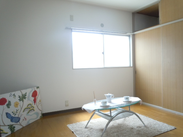アイランド岡町の内装