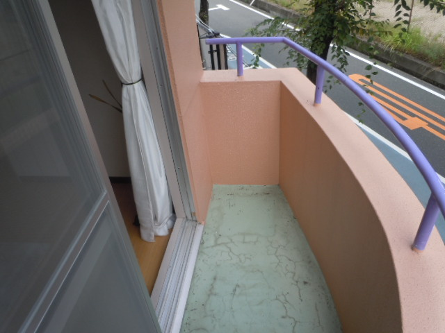 アイランド岡町のバルコニー