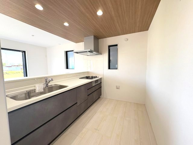 《仲介手数料半額》狭山市広瀬台11期GRAFARE全7棟　4号棟のキッチン|キッチン