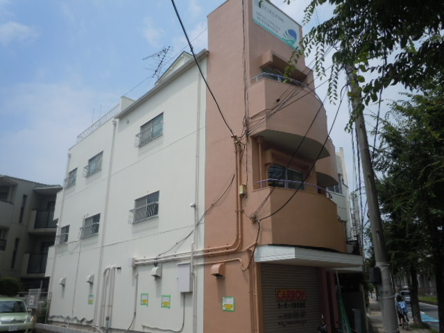 アイランド岡町の外観
