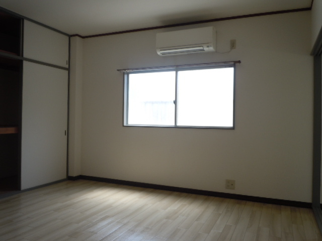 アイランド岡町の内装