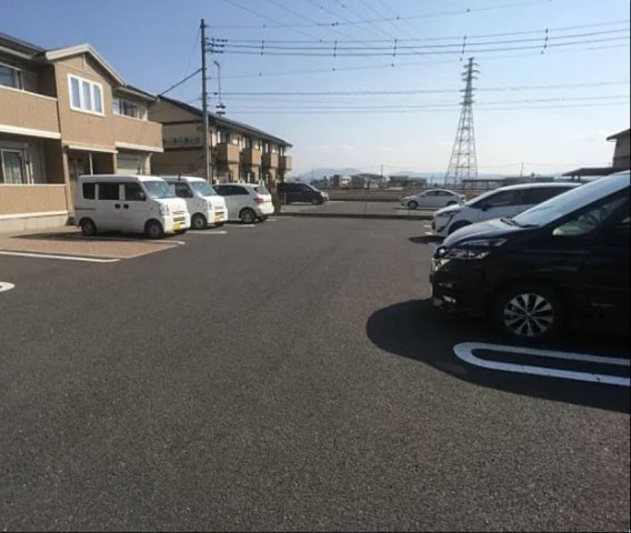 ラ・セゾンの駐車場