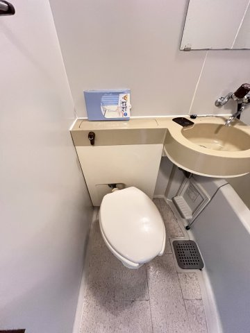 大阪市都島区高倉町１丁目の賃貸マンションのトイレ