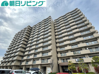 【外観】 | 鴨居駅徒歩8分、ペット可、室内一部リフォーム済みの３LDK