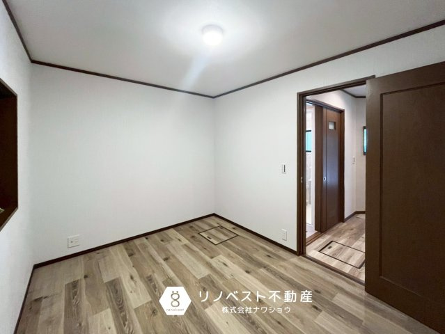 東成区大今里1丁目の洋室|約6帖の1階洋室♪
2階リビングの生活スペースから離れているので、静かに作業する書斎などにおすすめです♪