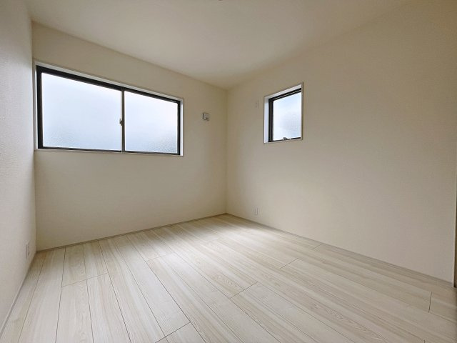 新築戸建・新築建売　福島市南沢又北川原第2　清水小・清水中の洋室|5.2帖の洋室はコンパクトなので空調効率が高く過ごしやすいプライベートルーム！