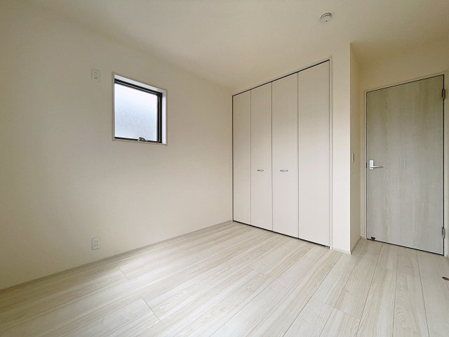新築戸建・新築建売　福島市南沢又北川原第2　清水小・清水中の洋室|全居室収納完備！収納が多いとお部屋もスッキリ！お荷物が多くても安心です！