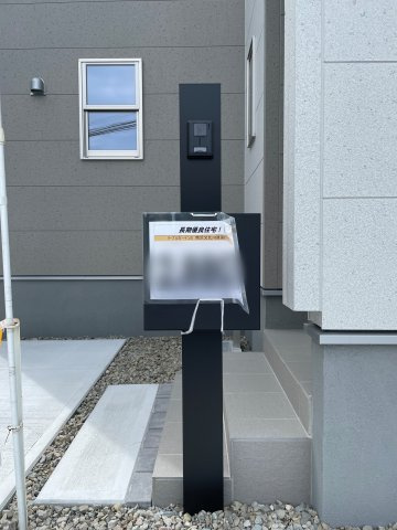新築戸建・新築建売　福島市南沢又北川原第2　清水小・清水中の玄関|モニター付きインターホンで訪問者を確認できるので、防犯対策やプライバシー保護など安心です！