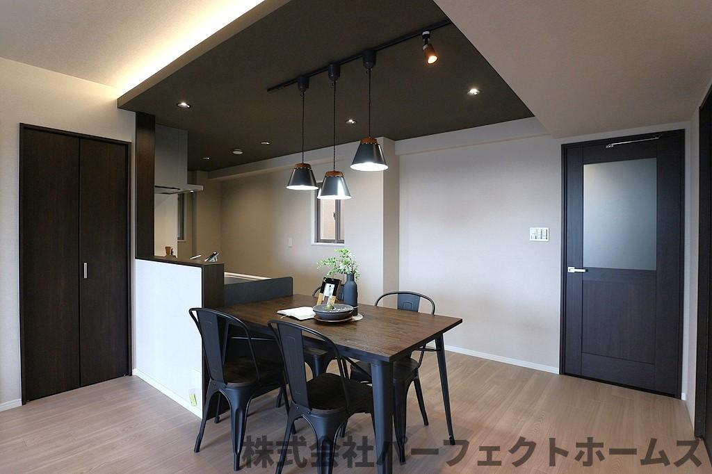 メロディーハイム楠葉7番館の居間・リビング
