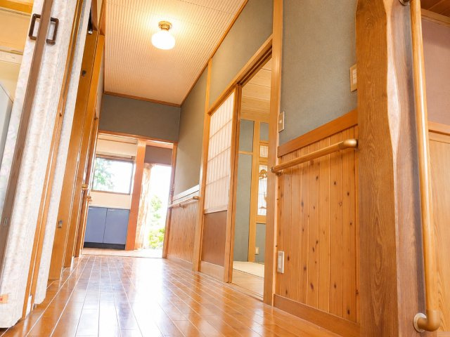 緑区大島エレベーター付バリアフリー邸宅の内装