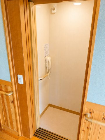 緑区大島エレベーター付バリアフリー邸宅のその他|エレベーター付きで移動が楽にできます。