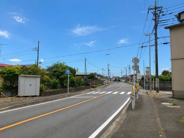 緑区大島エレベーター付バリアフリー邸宅の前面道路含む現地写真