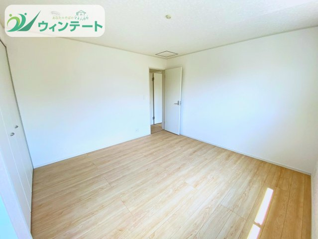 土浦市生田町第4　新築戸建　2号棟の洋室|各居室はしっかりとした広さがあり、ベッドやデスクを置いても開放感を感じられる空間設計です。