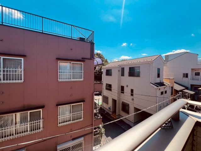 【展望】 | 板橋区栄町　中古戸建て | 高く青い空を見渡す開放感、豊かな眺望も大事なインテリア演出