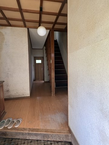 遠野町上遠野字猫塚 中古一戸建ての玄関
