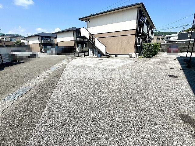 ウイング神田B棟の駐車場|駐車場に車を止められます