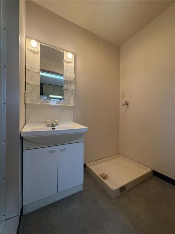 フォレストハイム新屋敷の洗面所