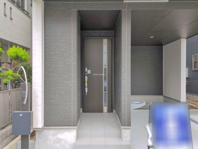 富士見市大字鶴馬の新築一戸建の玄関