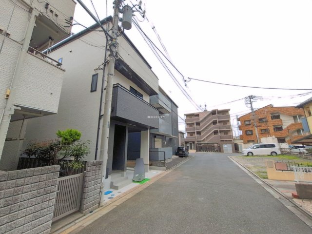 富士見市大字鶴馬の新築一戸建の前面道路含む現地写真