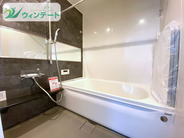 土浦市烏山7期　新築戸建て　1号棟の浴室|家族みんながゆったりくつろげる広さの浴室。換気・乾燥・暖房ができる機能付きで、一年中快適な入浴時間を楽しめます。