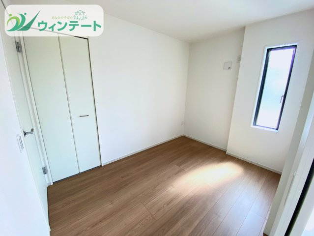 土浦市烏山7期　新築戸建て　1号棟の洋室|未就学のお子様の成長に合わせて使える広々洋室。落ち着いた空間で集中力が高まるかも！