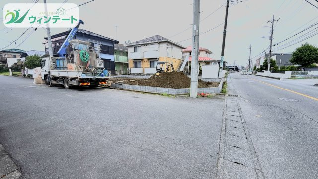 土浦市小松9期　新築戸建の前面道路含む現地写真|敷地面積184.62㎡（55.84坪）のゆとりある土地で、陽当たり・風通しも良好。ぜひ現地でご体感ください。