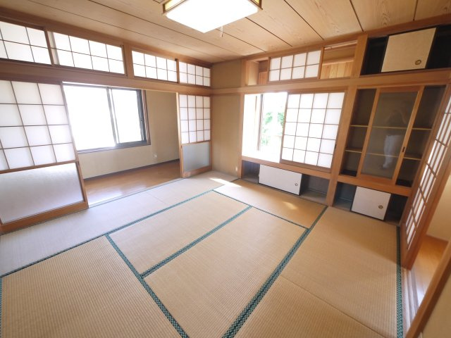 山武市本須賀　中古戸建の和室|敷地約118坪菜園が可能２LDK リビング約22帖2F和室10帖+和室8帖 本須賀海岸徒歩約7分 