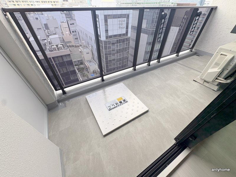 アーバネックス谷町四丁目　仲介手数料無料のバルコニー