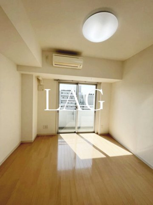 【居間・リビング】 | ガーラステーション菊川 | 洋室のお部屋です。