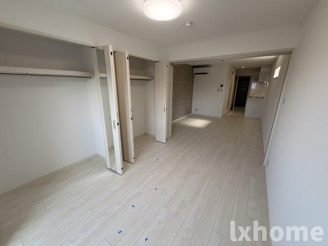ピレーネ一津屋の洋室|明るい洋室です