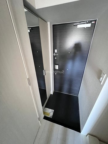 アドバンス大阪セレーノの玄関