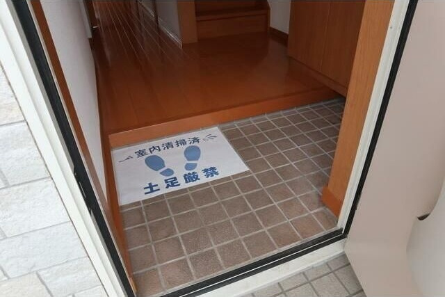 フェニックス本木壱番館の玄関