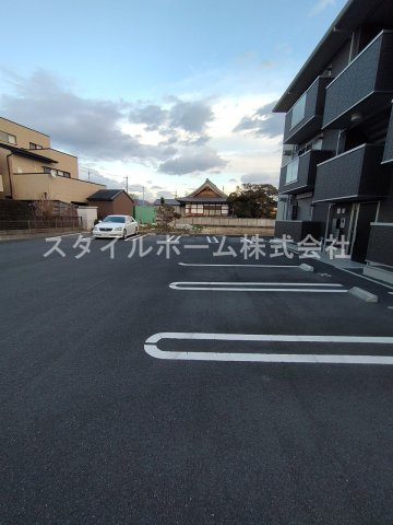 花館の駐車場